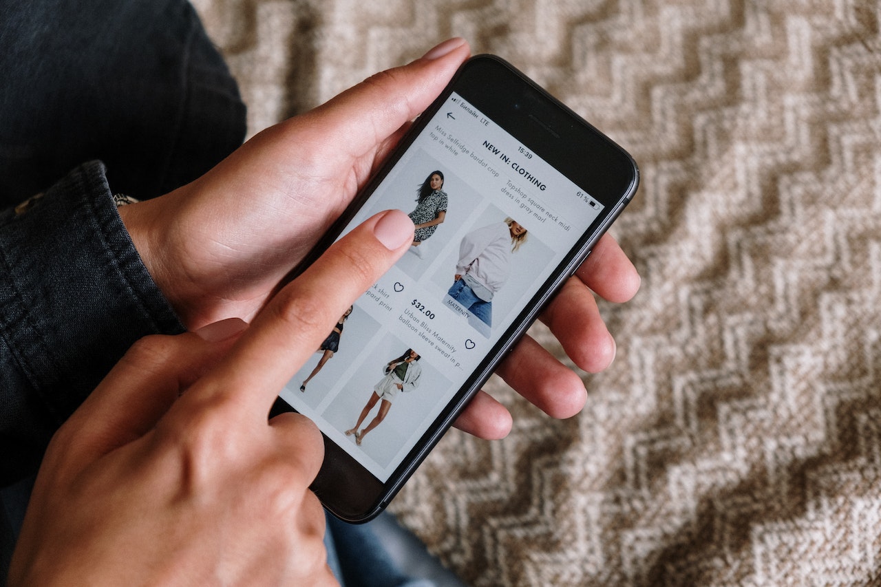 Image recognition for retail via product visual search